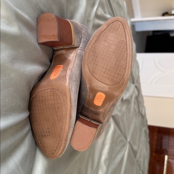 Elegant Charcoal Ankle Suede Booties - Picture 5 of 5